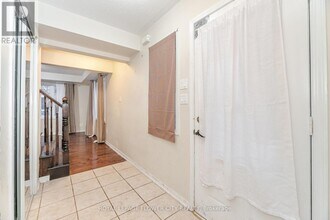 50 Hillcrest Ave in Brampton, ON - Building Photo - Building Photo