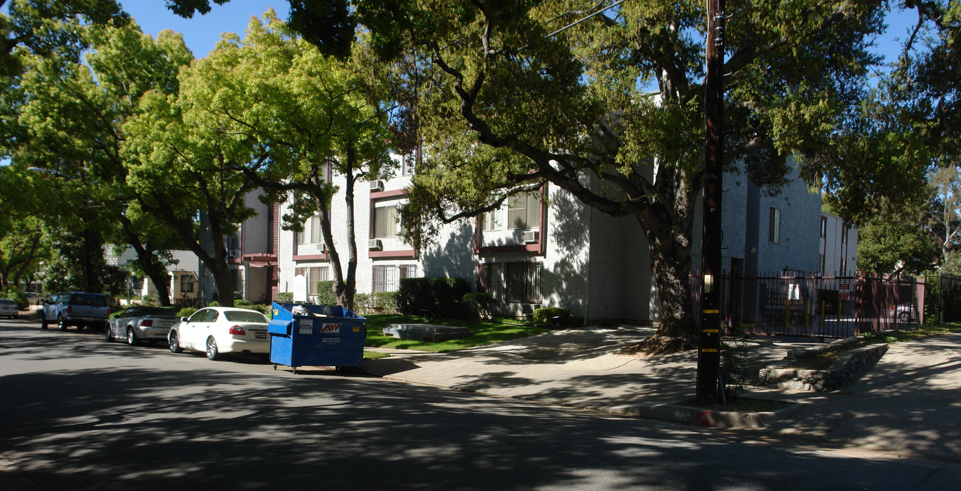 Wright Avenue Apartments in Pasadena, CA - Building Photo