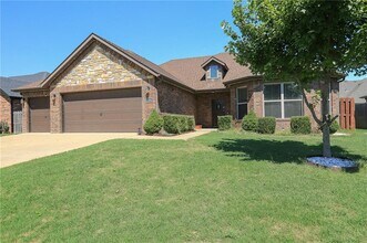 2306 SW Cadwell Ave in Bentonville, AR - Building Photo - Building Photo