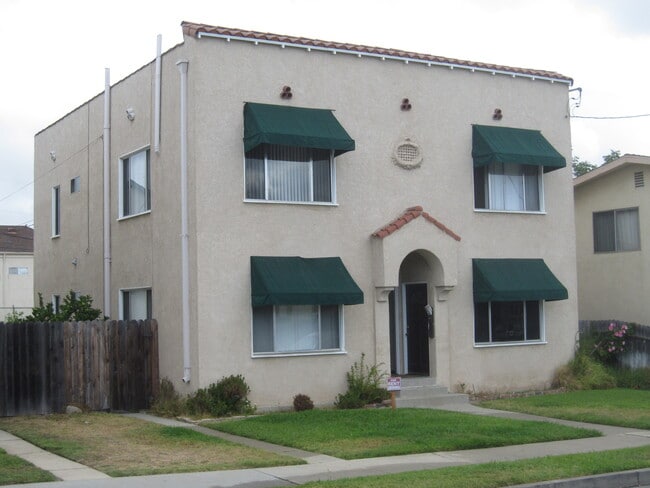 3915 E Mayfield St, Unit 3915 E Mayfield Street