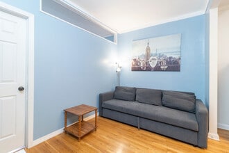 333 E 79th St in New York, NY - Building Photo - Building Photo