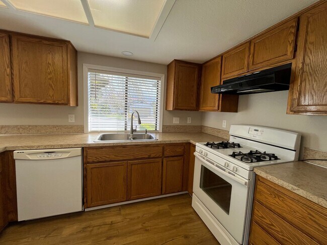 515 NW Sunrise Pl in Sublimity, OR - Building Photo - Building Photo
