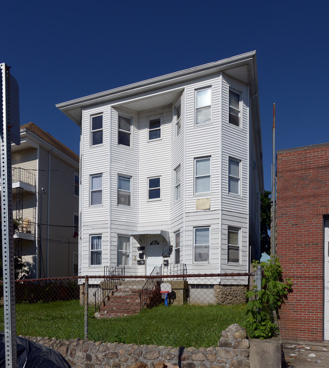 383 N Front St in New Bedford, MA - Foto de edificio - Building Photo