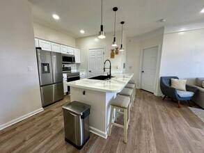 1901 N Lincoln Ave, Unit #203 in Urbana, IL - Building Photo - Building Photo