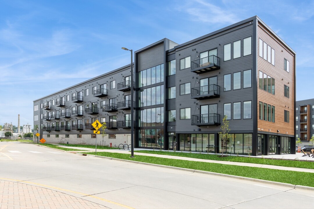 Sinclair on 16th in Cedar Rapids, IA - Foto de edificio
