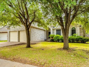 12525 Wethersby Way in Austin, TX - Foto de edificio - Building Photo