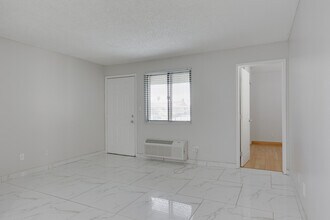 Fountain Oaks in Phoenix, AZ - Foto de edificio - Interior Photo