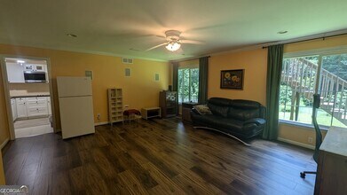 1002 Deer Hollow Dr in Woodstock, GA - Building Photo - Building Photo