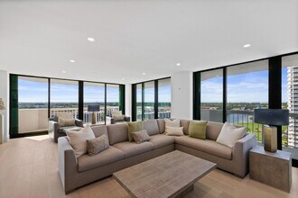 115 Lakeshore Dr in North Palm Beach, FL - Building Photo - Building Photo