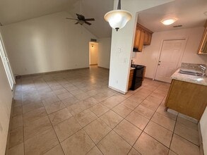 2025 Boulder Creek Dr in Modesto, CA - Building Photo - Building Photo