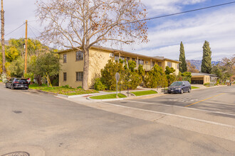 110 W Matilija St in Ojai, CA - Building Photo - Building Photo