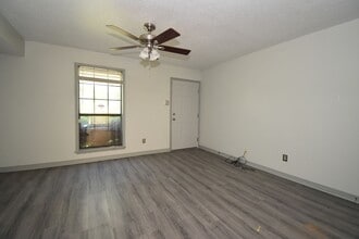 337-339 S Maple St in Ruston, LA - Building Photo - Building Photo
