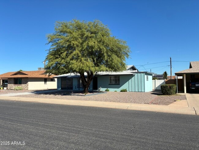 10530 W Hope Dr in Sun City, AZ - Building Photo - Building Photo