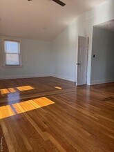 367 E Chester St, Unit Upper in Long Beach, NY - Foto de edificio - Building Photo