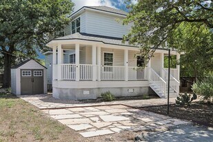 1127 Nickols Ave in Austin, TX - Building Photo