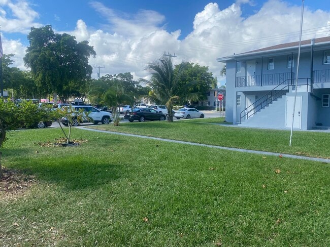 112 Lake Ave in Lake Worth Beach, FL - Building Photo - Building Photo