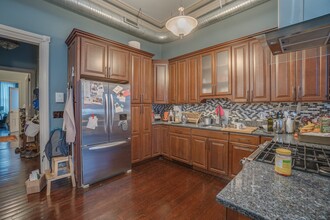 1125 St Paul St in Baltimore, MD - Building Photo - Interior Photo