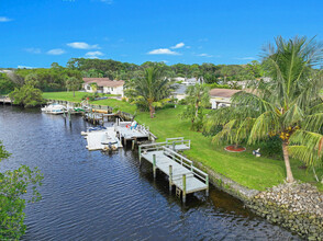 208 Sims Creek Dr in Jupiter, FL - Building Photo - Building Photo