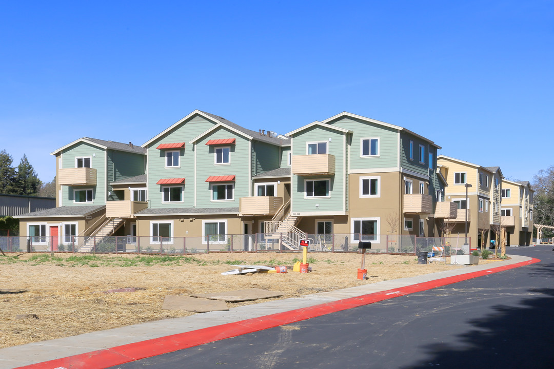 Oak Creek Terrace in Napa, CA - Foto de edificio