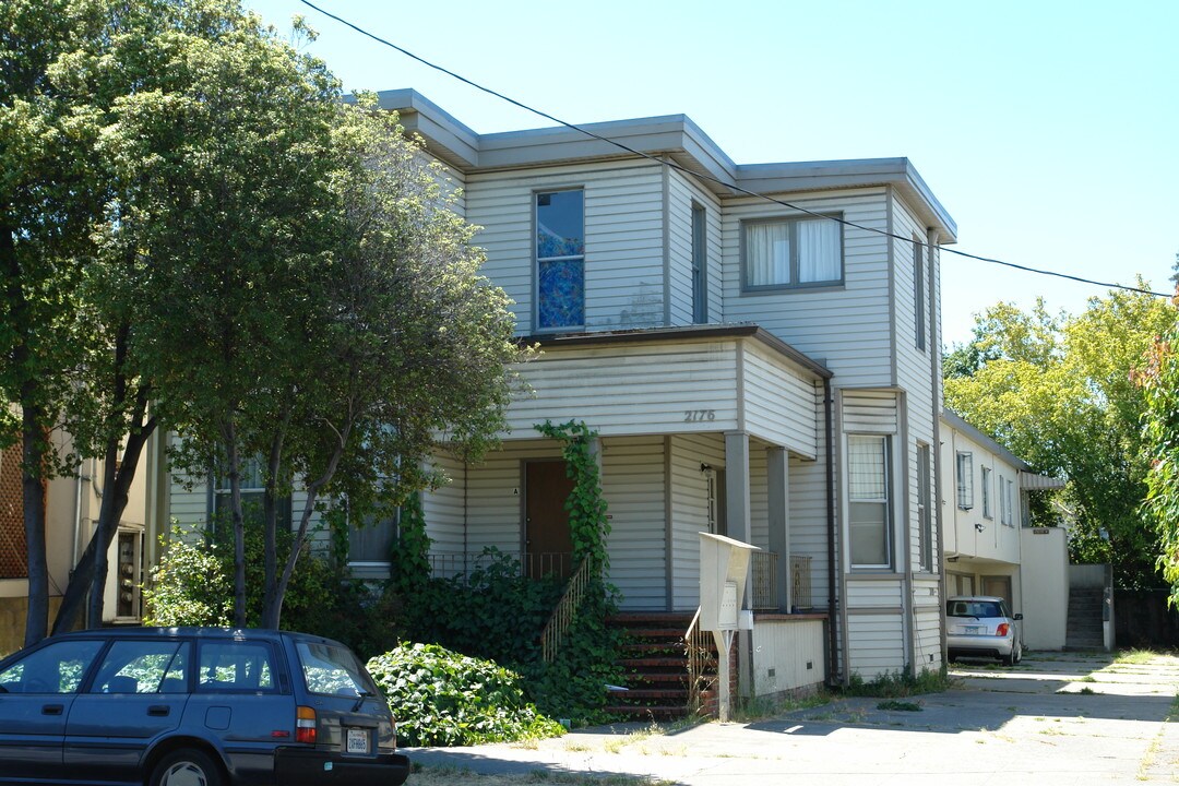 2176 Ashby Ave in Berkeley, CA - Foto de edificio