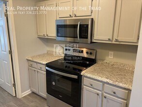 4600 Prestbury Dr in Greensboro, NC - Building Photo - Building Photo