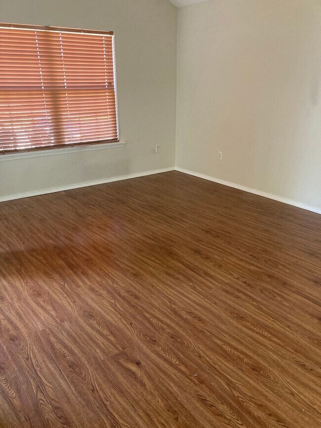 N. N Dawn Dr in Fayetteville, AR - Building Photo - Building Photo