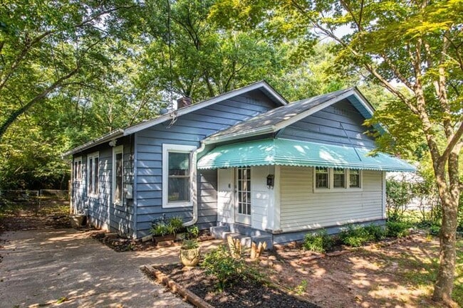 1436 St Francis Ave in East Point, GA - Building Photo - Building Photo