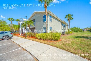8115 45th Ct E in Sarasota, FL - Building Photo