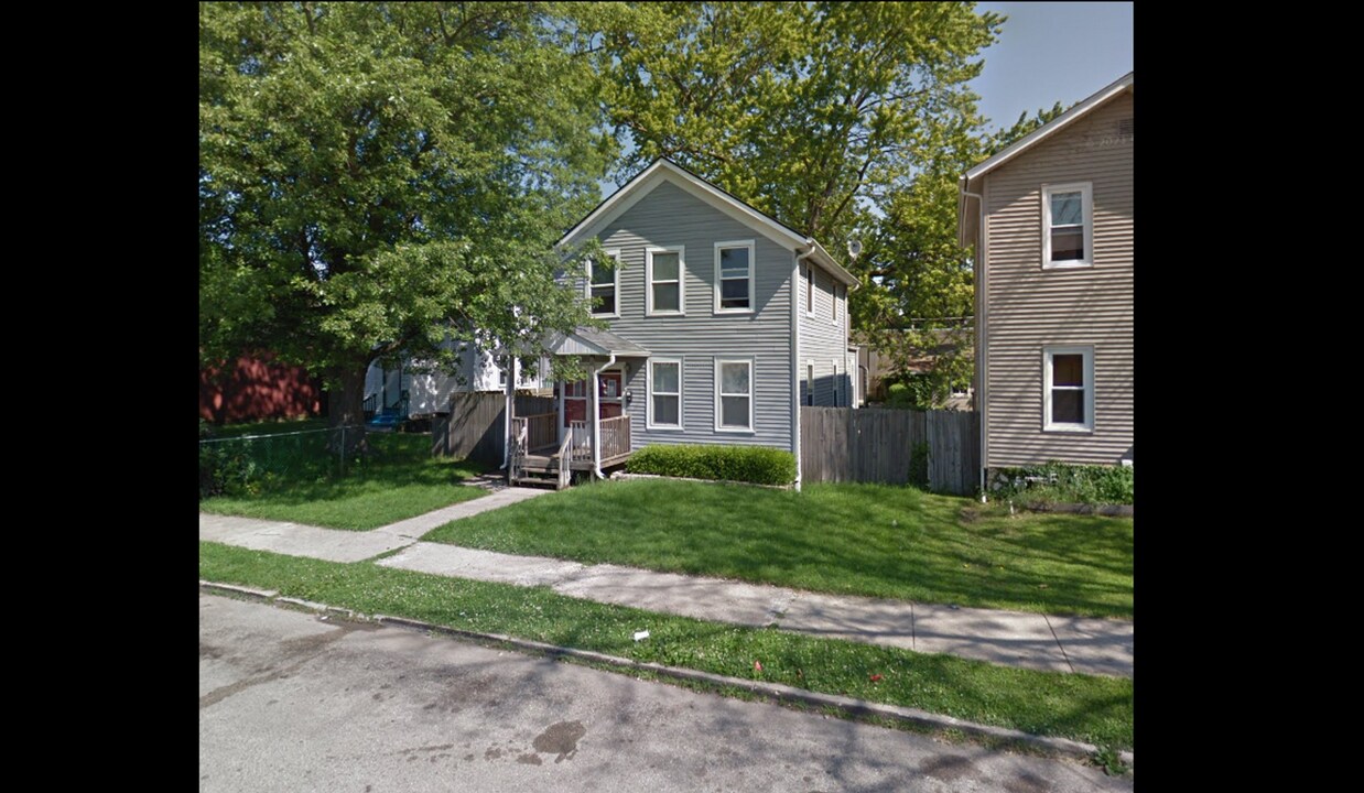 1208 59th St, Unit Upper in Kenosha, WI - Building Photo