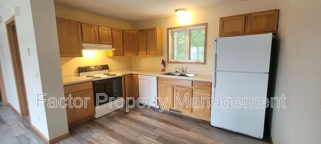 166 Balcerzak Dr in Mankato, MN - Building Photo - Building Photo