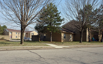 Jamestown Village in Dayton, KY - Building Photo - Building Photo