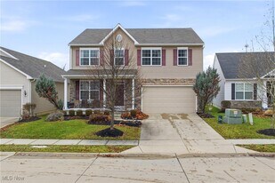 12120 Edgehill Oval in Strongsville, OH - Building Photo