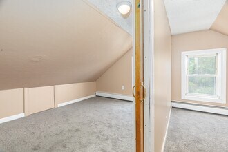 62 Butler St, Unit 2 in Salem, MA - Building Photo - Building Photo