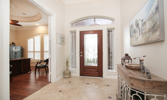 property at 1525 Briar Bend Dr