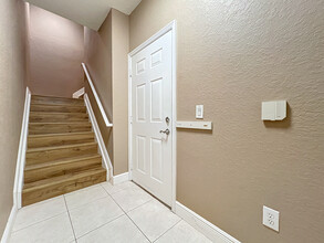 2586 Grand Central Pky in Orlando, FL - Building Photo - Building Photo