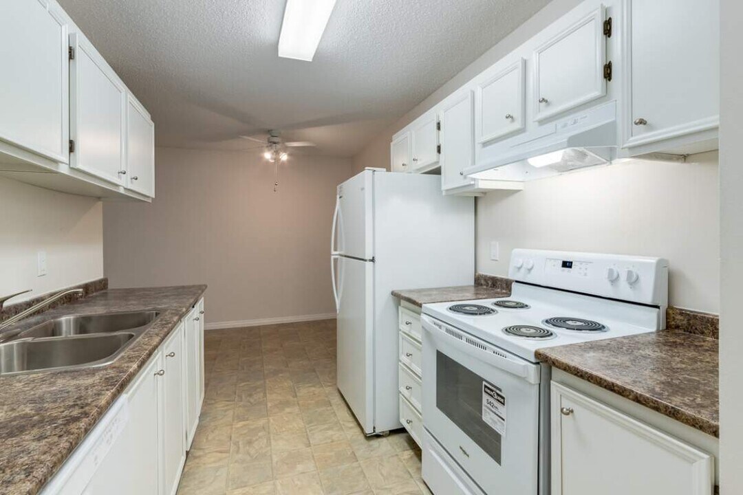 Victoria County in Edmonton, AB - Building Photo