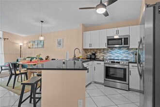 15712 Woodgate Ct in Sunrise, FL - Building Photo - Building Photo