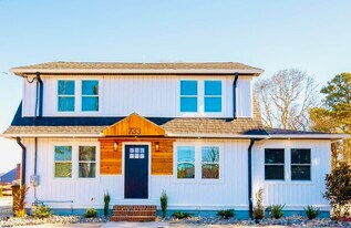 733 Rte Us 9 N in Marmora, NJ - Building Photo