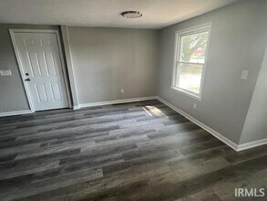 1532 W Dupont Rd in Fort Wayne, IN - Building Photo - Building Photo