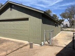 404 S Cougar Ave in Cedar Park, TX - Building Photo - Building Photo