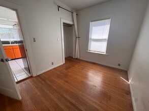 919 25th Ave in Seattle, WA - Foto de edificio - Building Photo