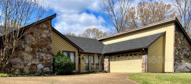 421 Griffon Dr in Memphis, TN - Building Photo - Building Photo