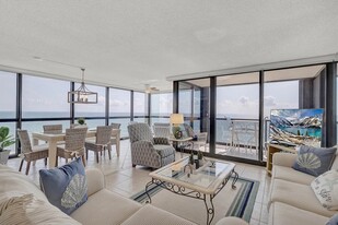10410 S Ocean Dr, Unit Penthouse in Jensen Beach, FL - Building Photo