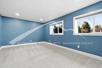 922 S Telluride St in Aurora, CO - Building Photo - Building Photo