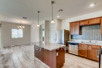 325 E Kona Dr in Casa Grande, AZ - Building Photo - Building Photo