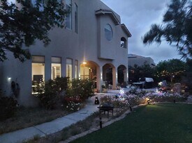 1124 San Augustin Dr in Bernalillo, NM - Building Photo