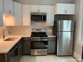 130 Longwood Ave, Unit longwood ave 1 in Brookline, MA - Foto de edificio - Building Photo