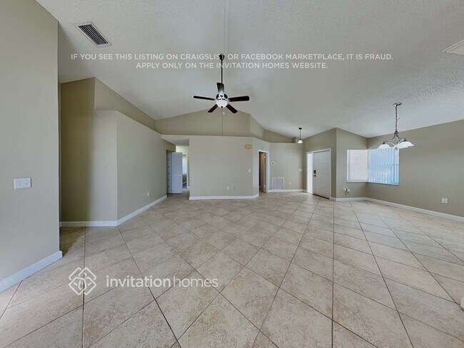 12152 NW 35th Pl in Sunrise, FL - Building Photo - Building Photo