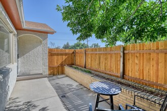 32 Farragut Ave, Unit 30 in Colorado Springs, CO - Building Photo - Building Photo