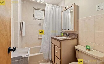 40 George St, Unit 2 in Medford, MA - Foto de edificio - Building Photo